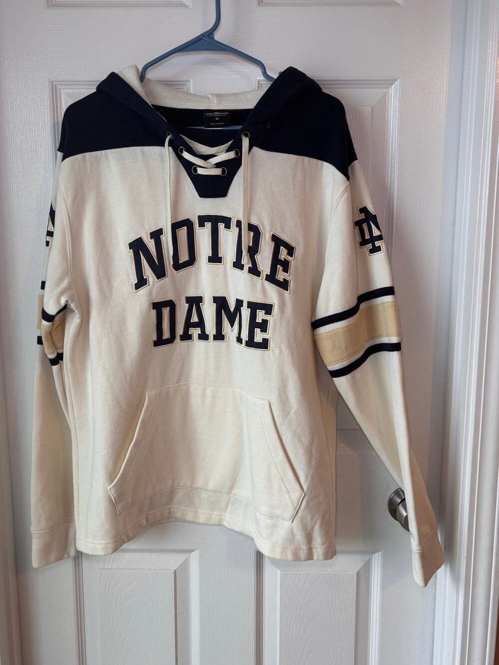 Colosseum Notre Dame Fighting Irish Lace Up Hoodie Men’s Medium Cream Navy